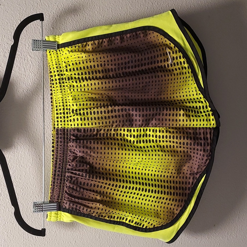 Nike Dri-Fit Black Neon Yellow Running Workout Exercise Gym Shorts Size Medium